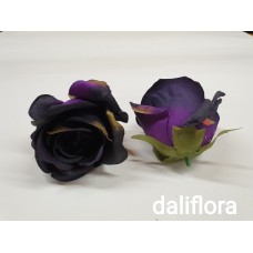 Rožių žiedai. Spalva tamsiai violetinė