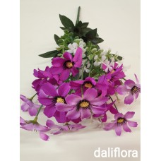 Gėlių puokštė. Spalva violetinė